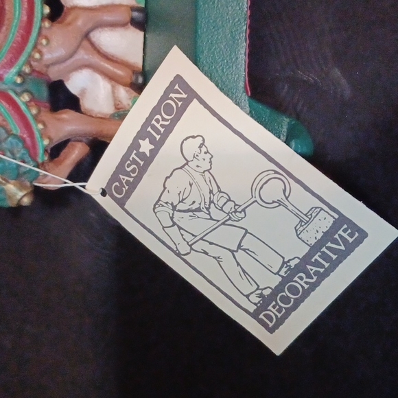 St. NICK'S SLEIGH RIDE DOUBLE HOOK CAST IRON STOCKING HANGER MADE IN TAIWAN - Picture 4 of 8